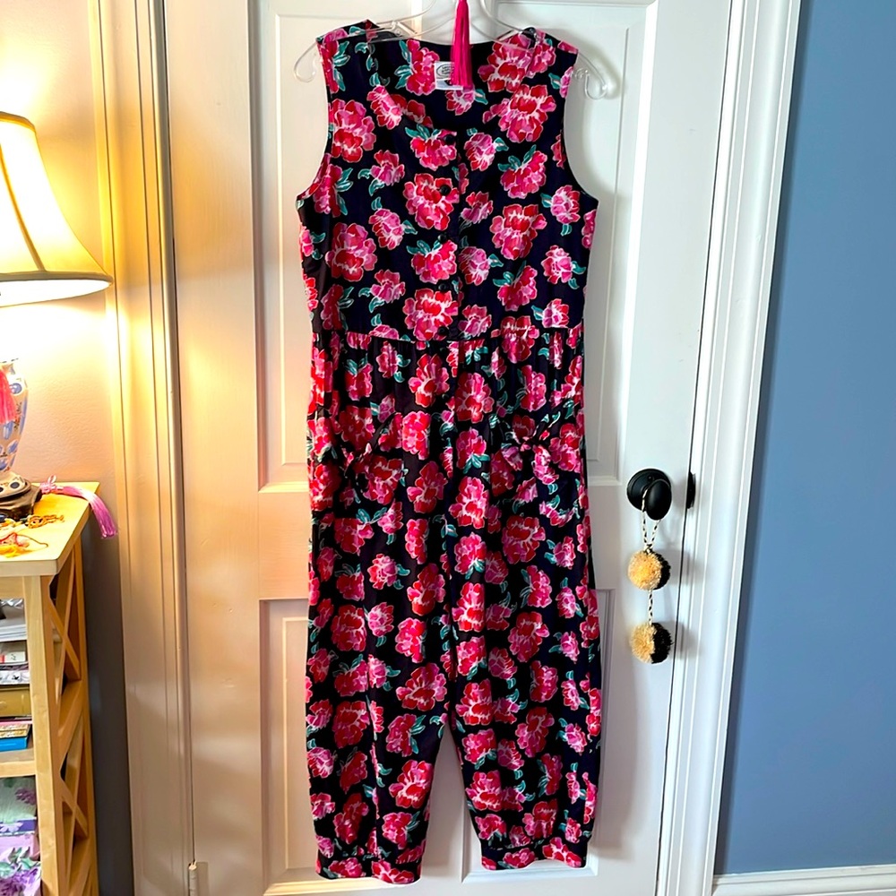 SUPER FEMME! Couldn’t be cuter, vintage Laura Ashley 90s jumpsuit romper M 💕
